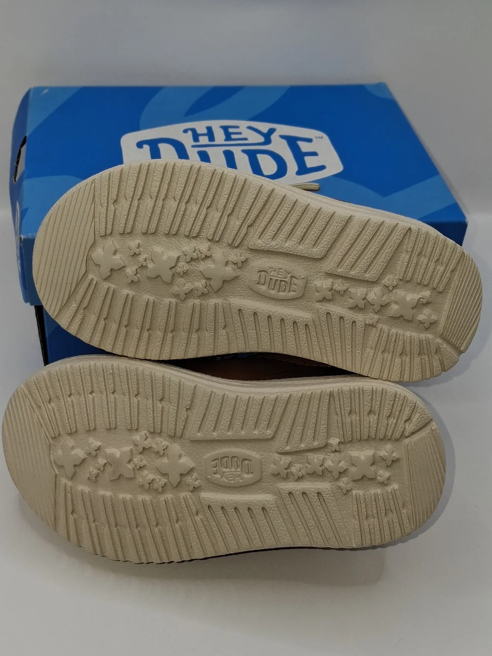 Hey Dude Wally T Classic Size C7 New In Box Color Tan